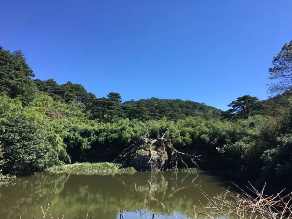 "山川"集自然与人文于一身的三清山