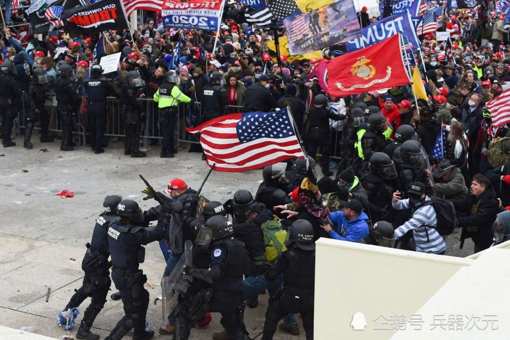 特朗普的支持者围攻国会大厦1月6日,上千名特朗普的支持者大国大厦与