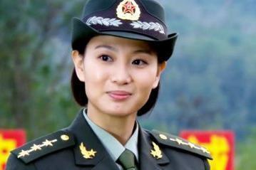 扮演的是夏岚,在第二部《我是特种兵之利刃出鞘》是女一号唐心怡,她