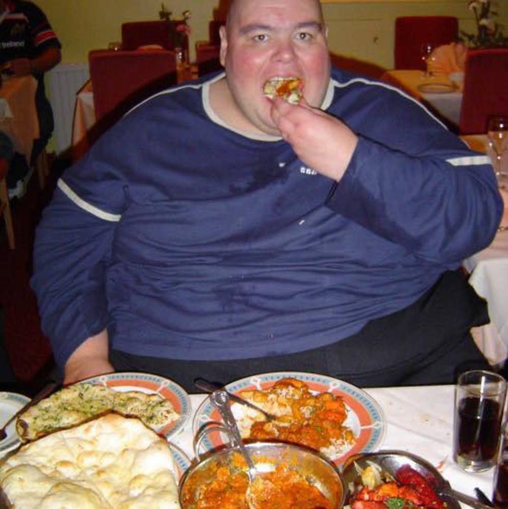 不夸张,这个男人一天摄入29000卡路里,曾是英国"最胖男人"