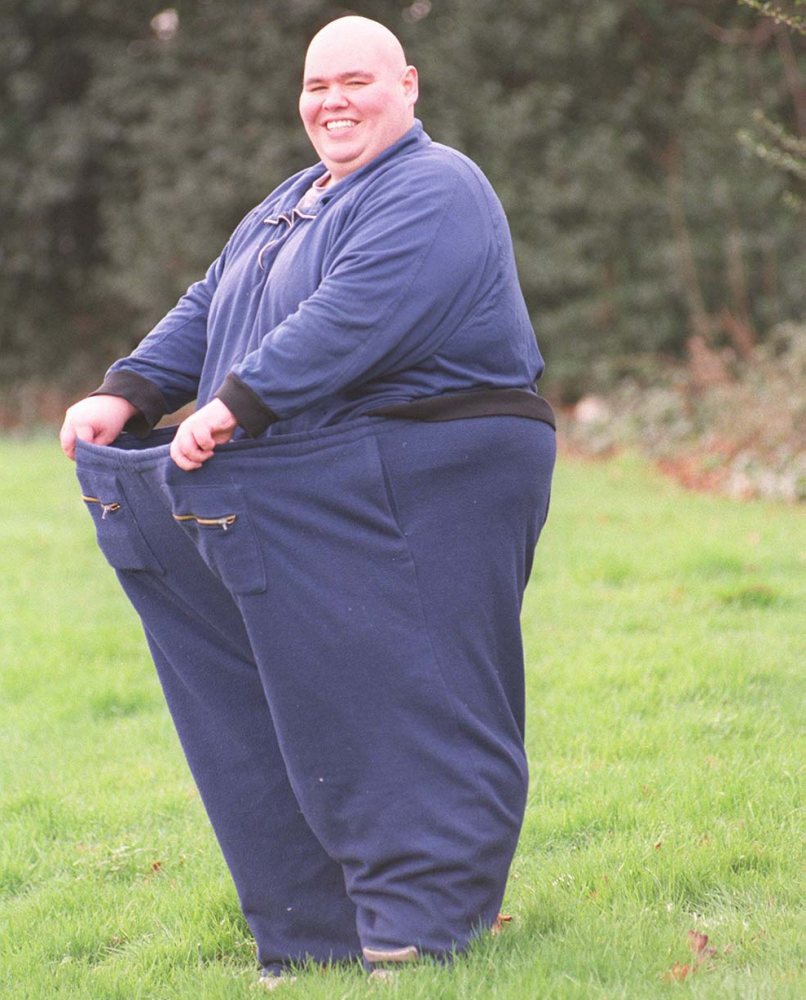 不夸张,这个男人一天摄入29000卡路里,曾是英国"最胖男人"