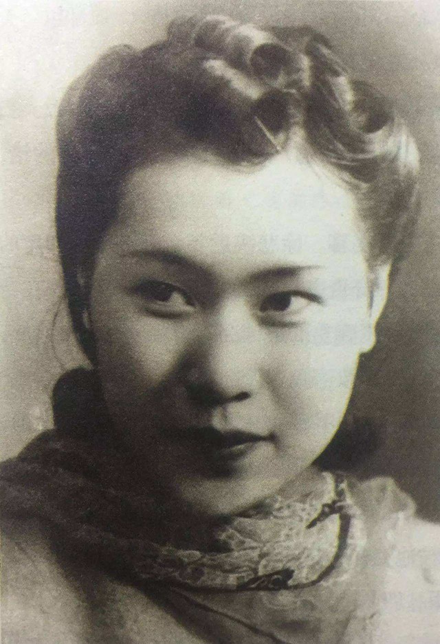 蒋碧薇冲进画室,看到徐悲鸿教女学生画画,质问:你当的
