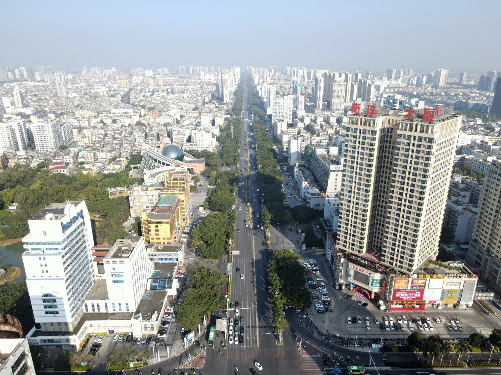 北海市中心的奇珠大厦改名了,叫做粤桂大厦