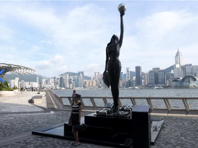 “香港钟南山”在公开场合讲普通话，为什么会有人感到不舒服？（最新发布）