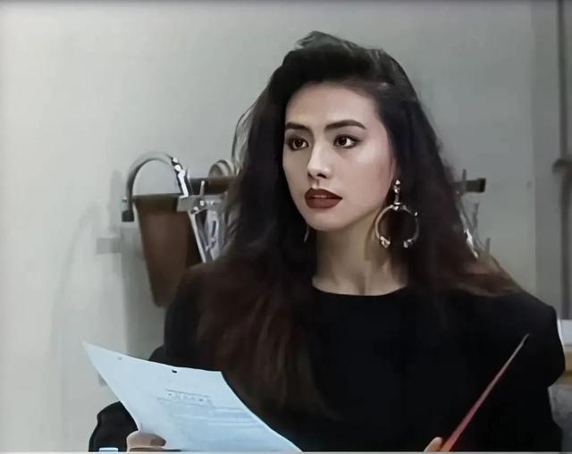 因马景涛家暴分手,与李雨泽隐婚两年又离婚,53岁田丽活出自我