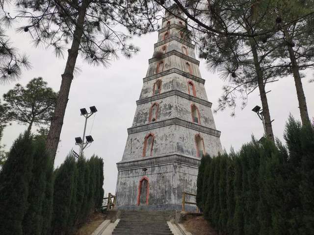 上个世纪末期,吉安县和吉水县各出一块地方设立了青原区.