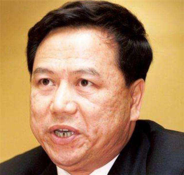 北京富豪王志才:别墅建在故宫旁,娶"晴格格"为妻,却移民海外_腾讯新闻