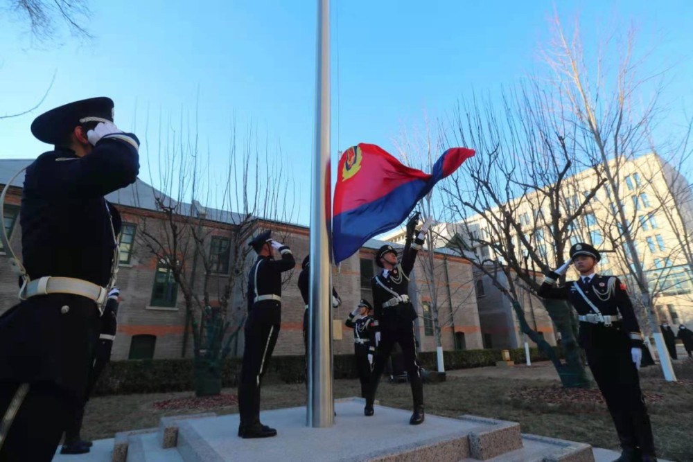 公安部隆重举行警旗升旗仪式,庆祝首个中国人民警察节