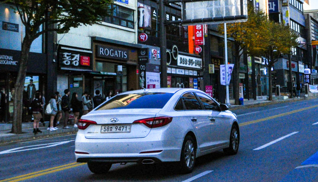 街拍中日韩三国车与车牌号文化,差距明显,你更认可哪一个?