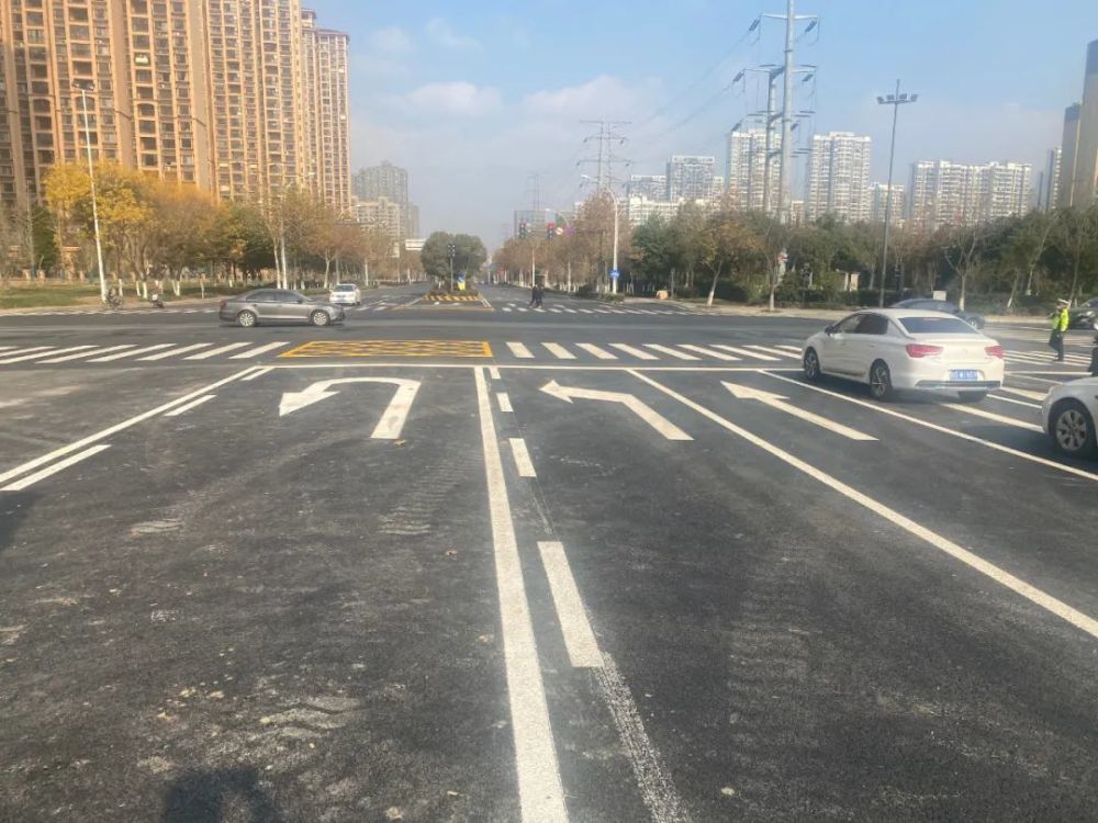 这些地面标线你都认识吗?_腾讯新闻