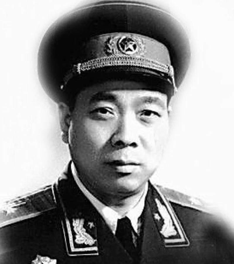 最年轻的开国少将吴忠,在中越战场立功,回国后为何被审查8年?