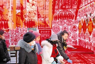吊钱喜庆 年味渐浓