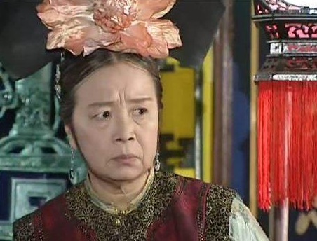 容嬷嬷年轻时是校花?以为是开玩笑,看到照片后网友:可