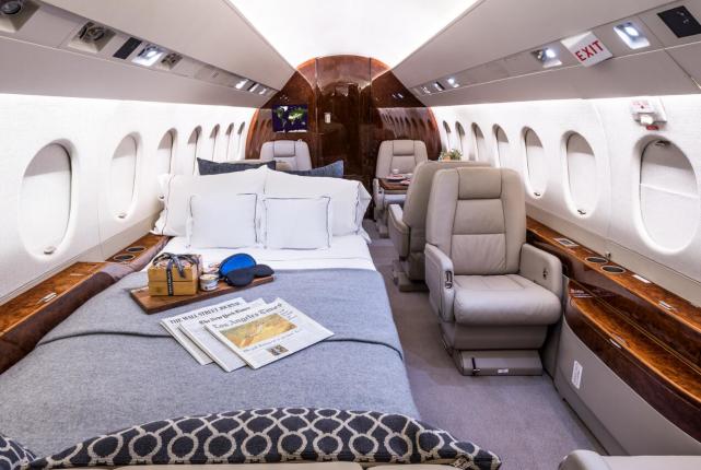 奖状x和猎鹰2000ex私人飞机,谁的客舱更豪华?价格相差7千万