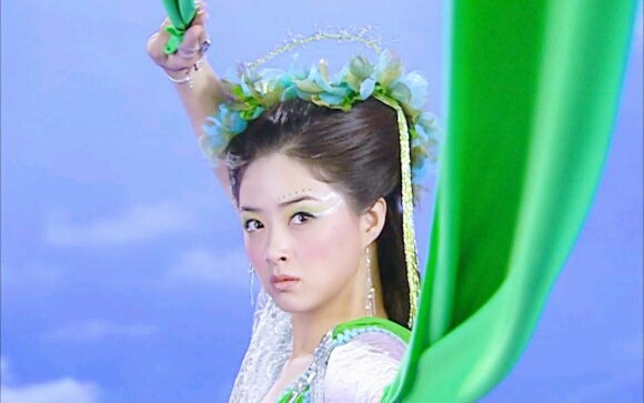 古装女子的绸缎武器从哪来拆外衣扯腰带可以忍咋还凭空闪现