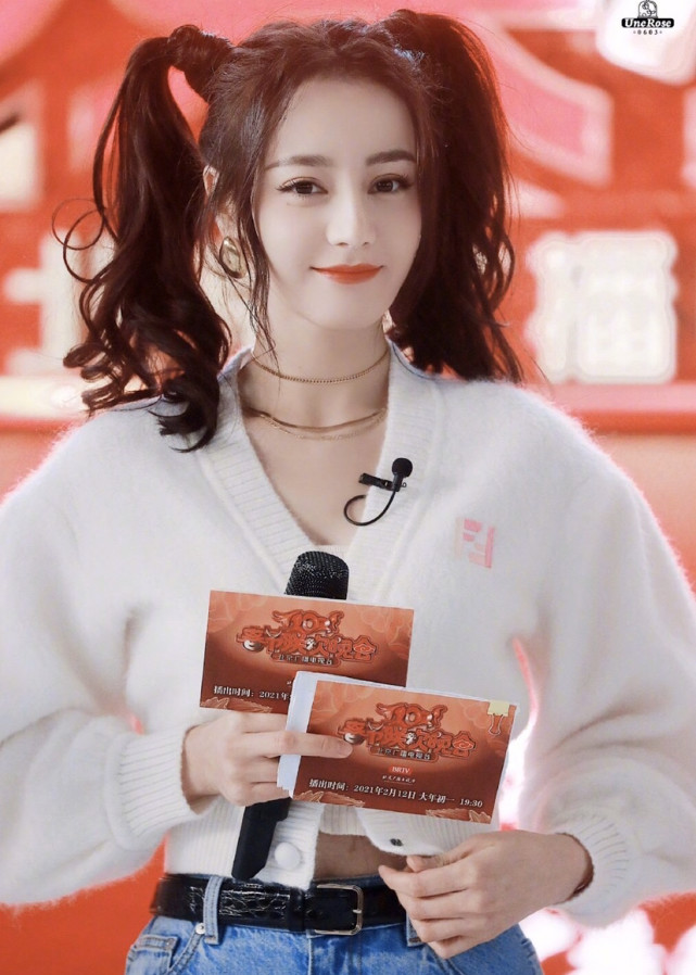 迪丽热巴双马尾