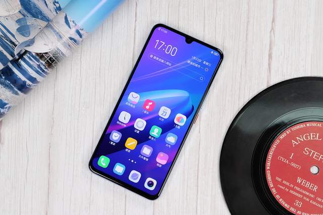 vivo iqoo系列,vivoiqoo系列 vivoiqoo7发布被小米11按在地上摩擦价格劝退