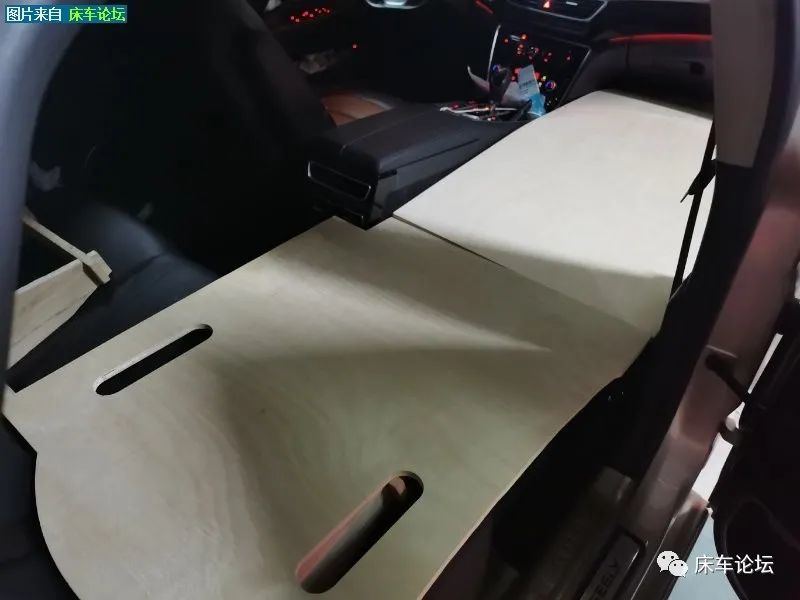 车友供稿:三厢轿车改床车