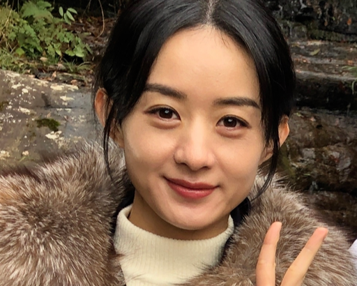 为啥说女明星的头很小?看清赵今麦赵丽颖生图,我瞬间