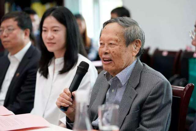 97岁杨振宁"最后一战:宁晚节不保,也要"阻止"开展千亿项目