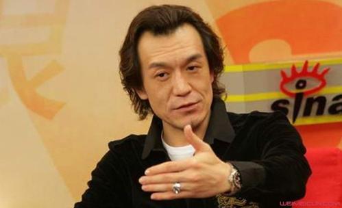 李咏离世两年,当年为何执意葬于美国?实情让人泪目