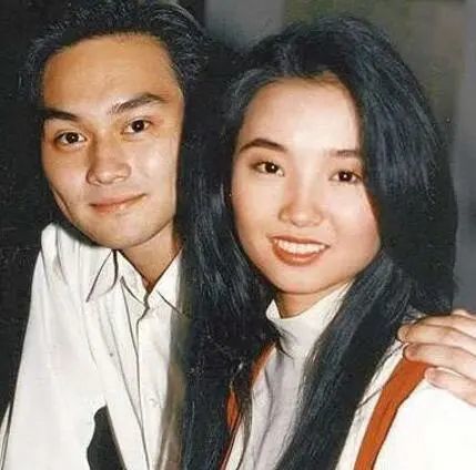 张智霖袁咏仪北上掘金不断宣扬买包宠妻香港网友教坏小朋友