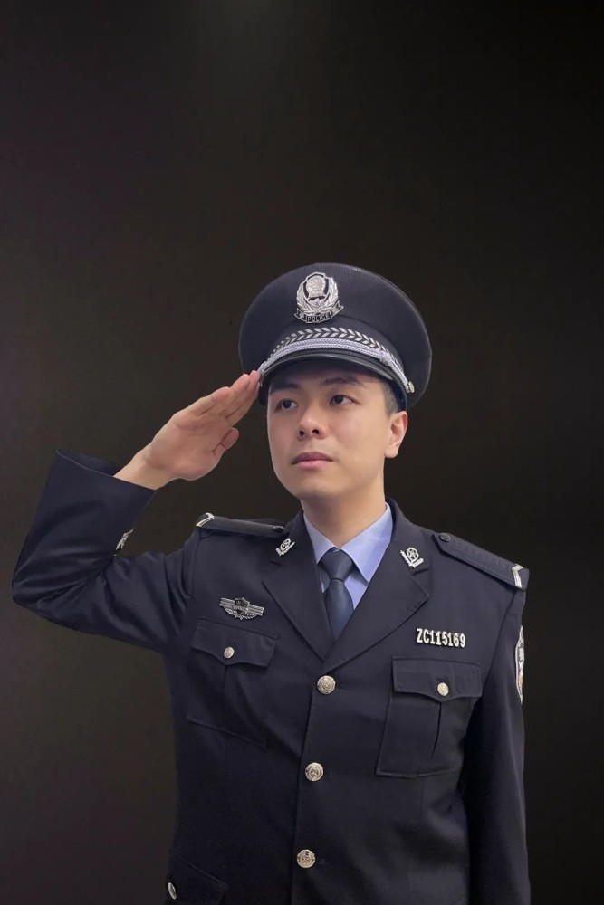 向警旗敬礼!警察节过后他们想说