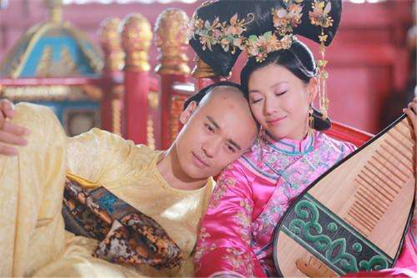 董鄂妃身世的千古之谜是秦淮八艳的董小宛还是顺治爱上了弟媳