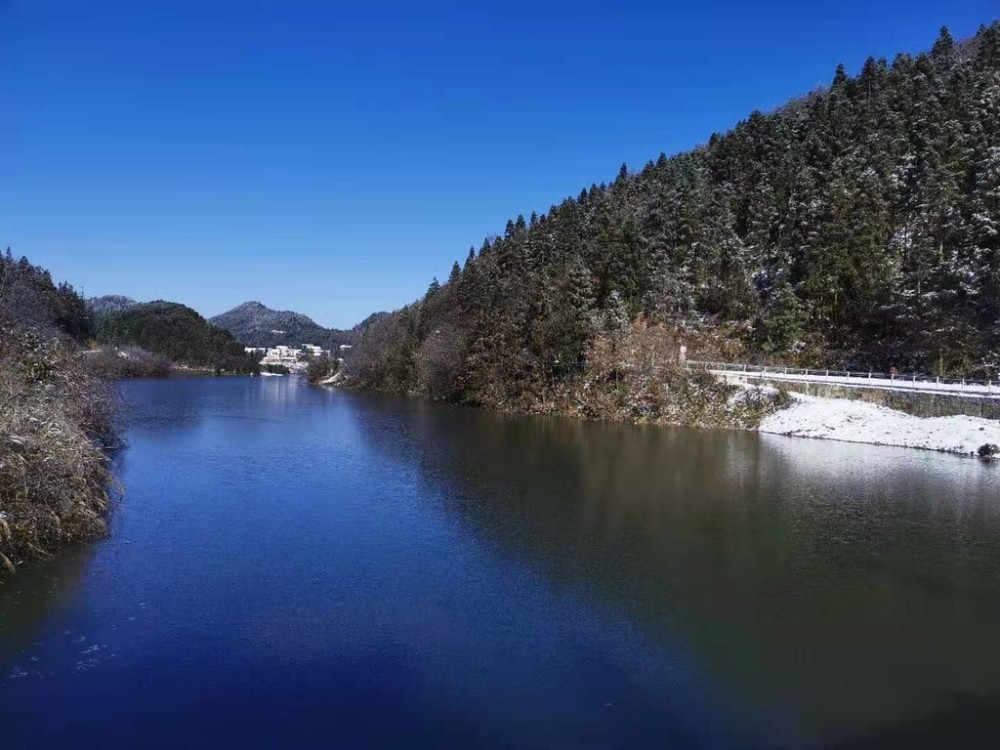 叙永县摩尼镇仙草湖.余中琴摄