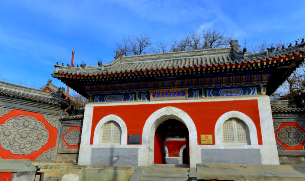 北京万寿寺北洋军阀时期万寿寺曾作为兵营,疗养院1920年,由于寺内年久