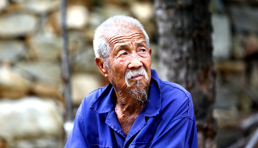 106岁老人,年轻像70岁,长寿秘诀不是多走路,而是这3件