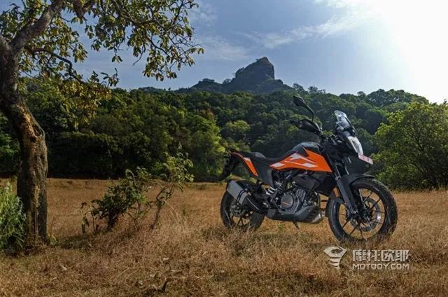 2021款ktm 250 adv来袭,售价折合人民币约为2.3万元