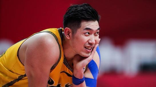 149分92篮板吴冠希能进国家队球迷直呼太差劲低配版王哲林