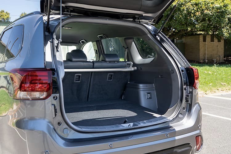 2021年三菱欧蓝德phev gsr插电混动:更精致的提升