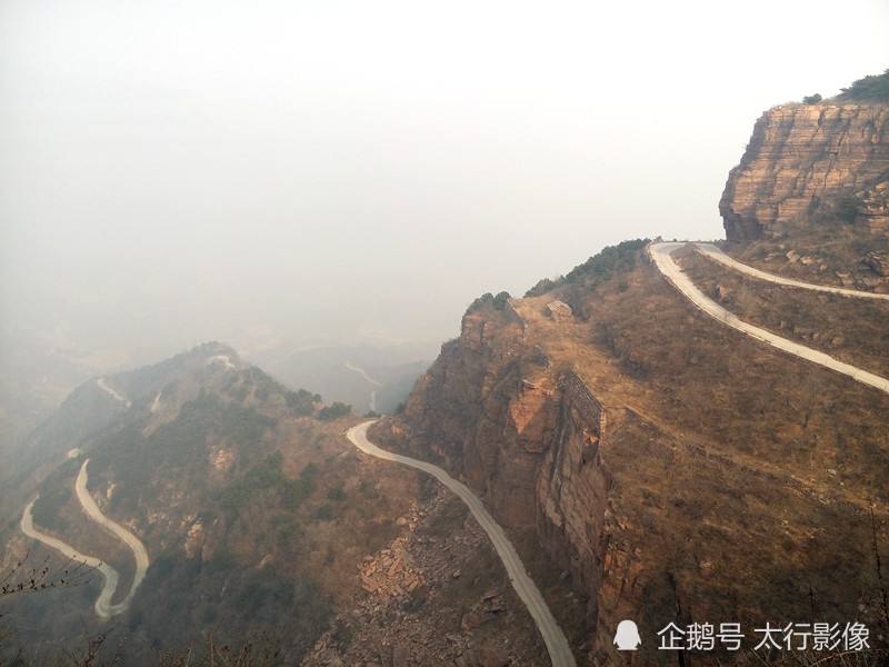 山西平顺县虹梯关乡不兰岩)之间的马家岩至石柱段,该盘山公路因修建