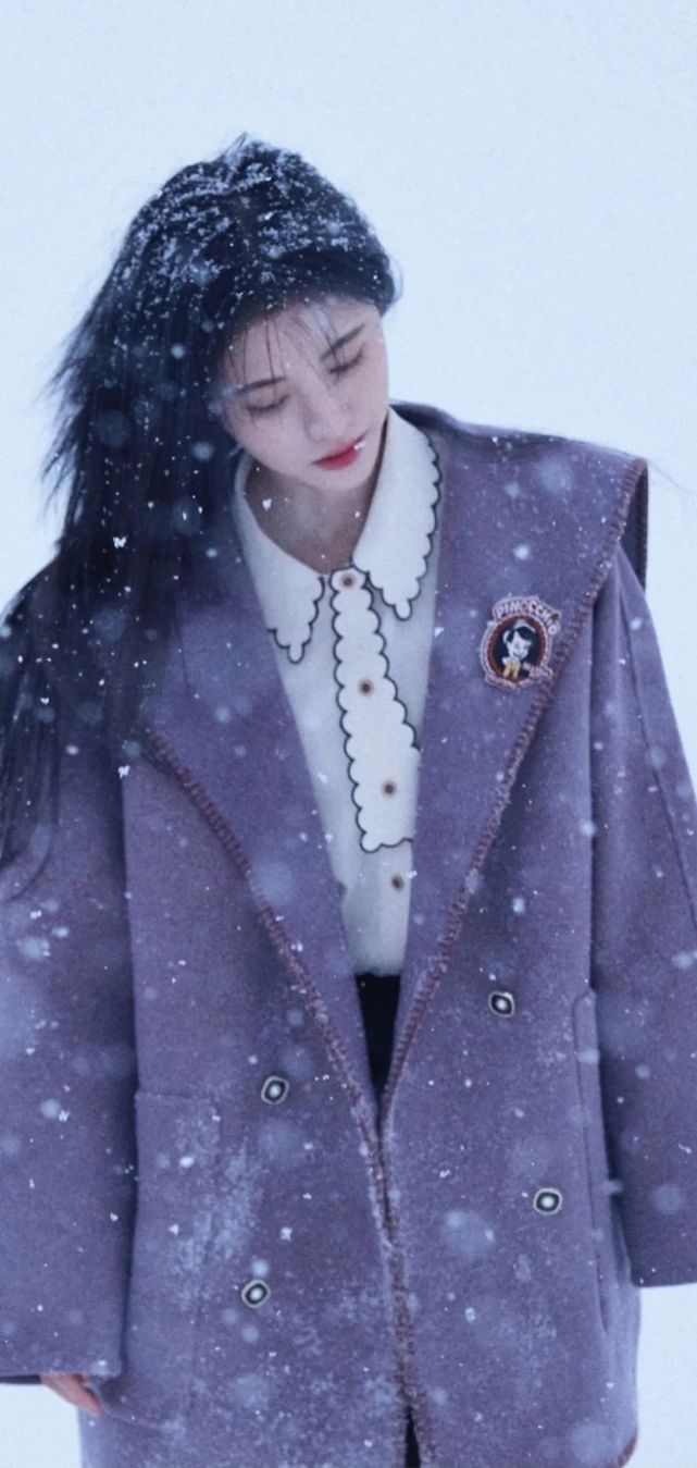 壁纸心动学姐鞠婧祎