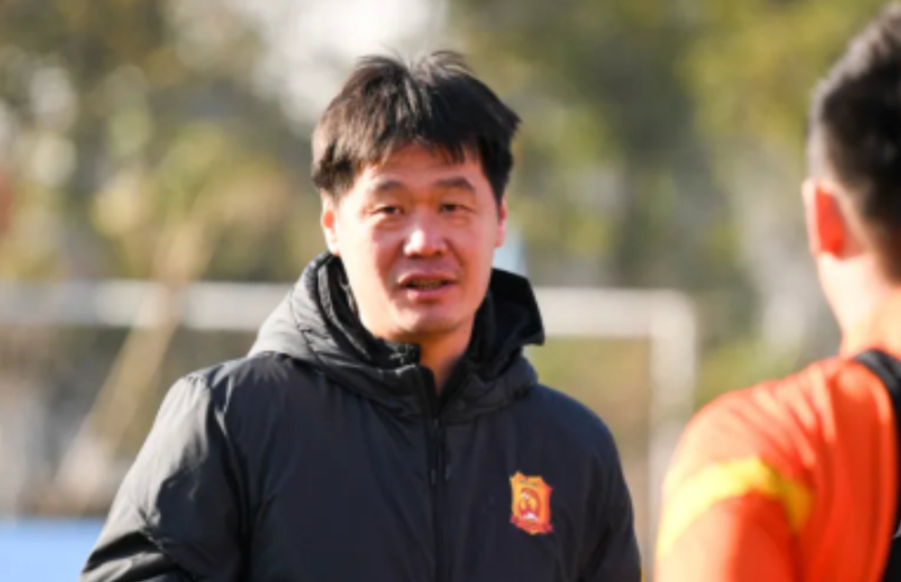 武汉卓尔队新任主教练李霄鹏在2021赛季会交出一个怎样的答卷呢