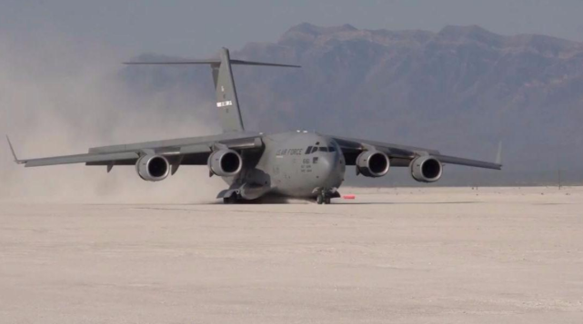 美国c5银河战略运输机已经飞了半世纪的空中巨无霸