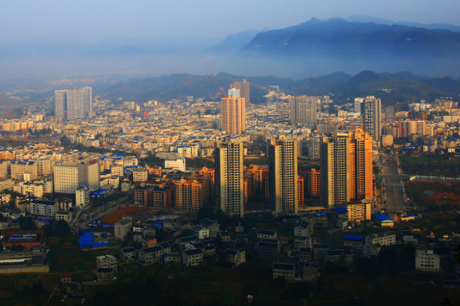 绥阳9019gdp_绥阳县绥阳中学(3)