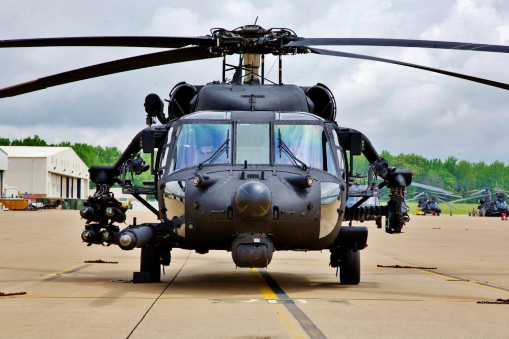 直20是中国上世纪在八十年代从美国引进的黑鹰直升机基础上研制的通用
