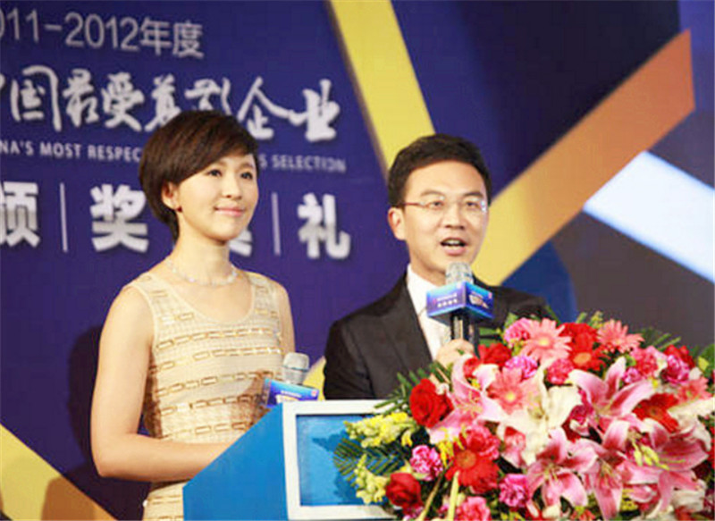 央视"国脸"欧阳夏丹,从央视"消失"引争议,背后原因令人动容