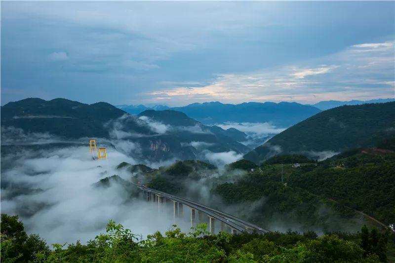 巴东县2020年GDP_巴东县公安局成员照片