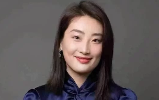 娃哈哈董事长女儿宗馥莉:身价千亿至今未婚,现父亲为她公开征婚