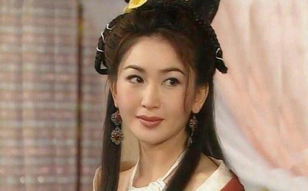 妲己处在中国奴律制社会时期,而古代四大美女是在封建社会时"选举"