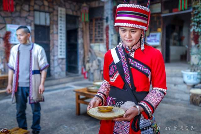 云南石林糯黑村,民族底蕴超浓厚,体验彝家撒尼美食的好地方