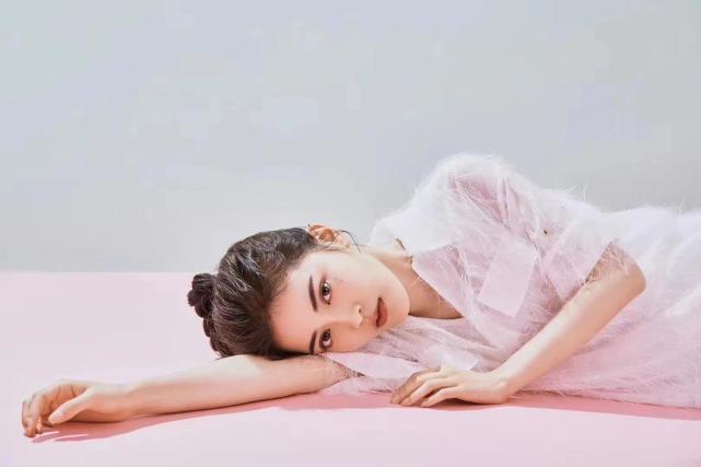 中国极具发展潜力正能量女神艺人朱丹妮:为人德才兼备,天生丽质之美