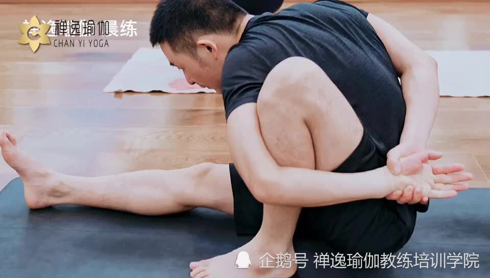 禅逸瑜伽教培导师分享适合男士的瑜伽动作