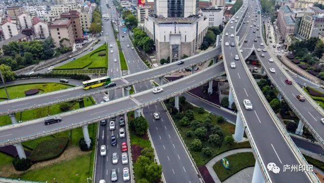 连接着畅通一环,合作化路高架,长江西路快速通道,同时有近20个匝道