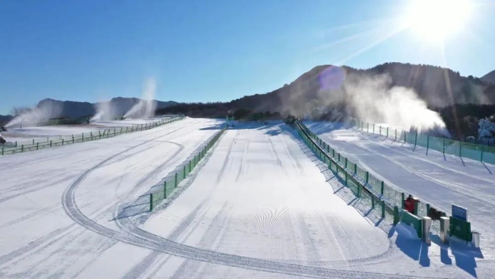 五道口发车 晚17:30从南山返回 北京最具盛名的18年老牌滑雪场 设施