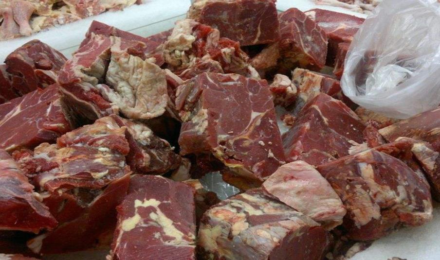 "人造牛肉"是否大量流入市场?揭秘加工过程,网友破口大骂